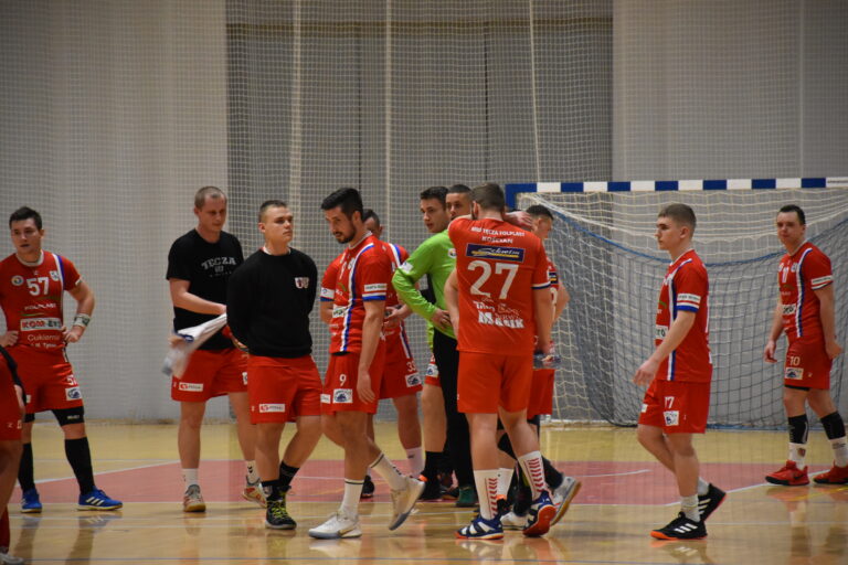 Szare Wilki wygrywają bez respektu